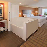 Whirlpool Suite with 1 King Bed - Cityview